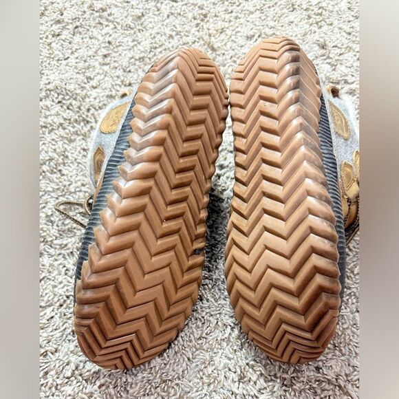 Sorel Gray, Camel & Black Ankle Boots - Picture 6 of 6